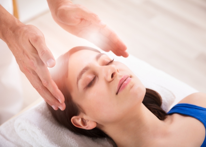 Reiki healing in Pune offering energy healing and Reiki therapy for relaxation and emotional balance